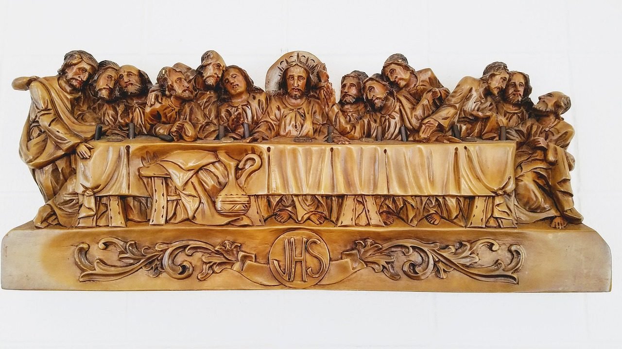 A Quinta-feira Santa: A Instituição da Eucaristia e a Importância da Comunhão