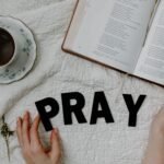 Filipenses 4:6-7 explicado: como orar em tempos de ansiedade