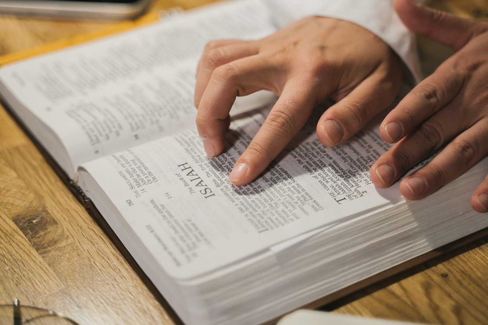 Isaías 41:10 explicado: não temas, porque Deus está contigo