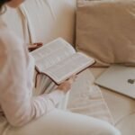 O que a Bíblia ensina sobre perdoar quem não pediu desculpa